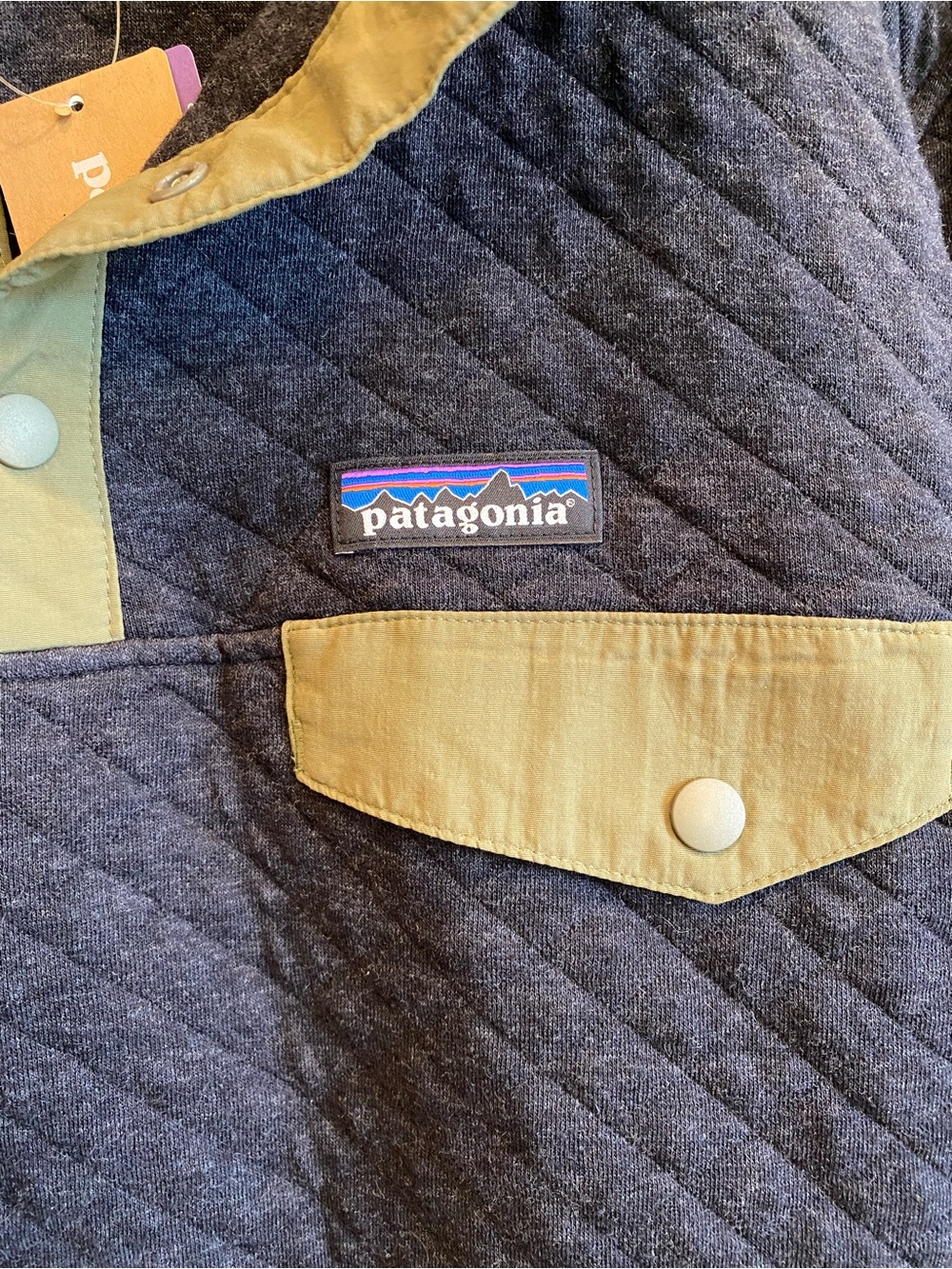 PATAGONIA Heathered Black & Green Organic Cotton Blend Quilt Snap T Pull Over - Picture 2 of 10